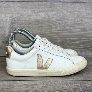 Veja Esplar Women’s Sz 5/EU 36 White Platine Metallic Gold Leather Low Sneakers